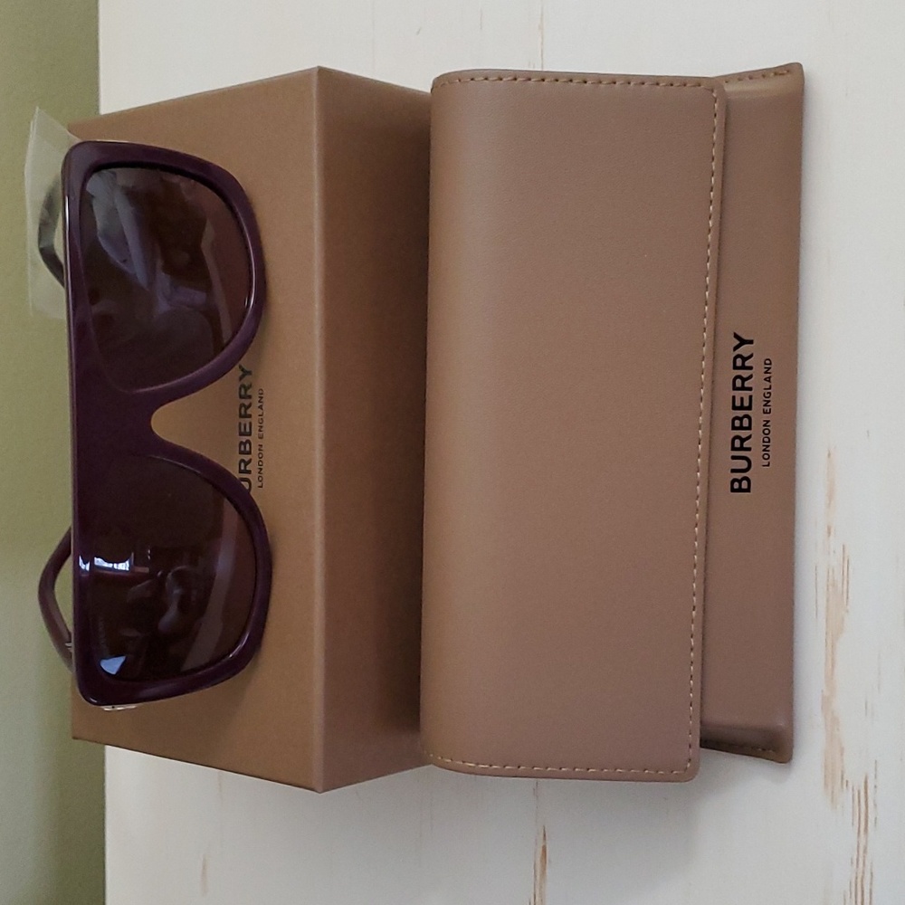 Burberry | JOAN Bordeaux Sunglasses - Picture 3 of 6